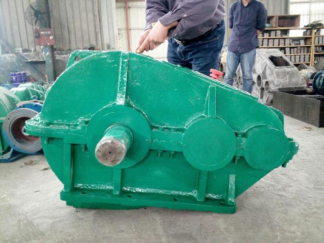 河南省鄭州市鈺鑫齒輪減速機廠家專業生產蝸輪減速機蝸桿減速機蝸輪